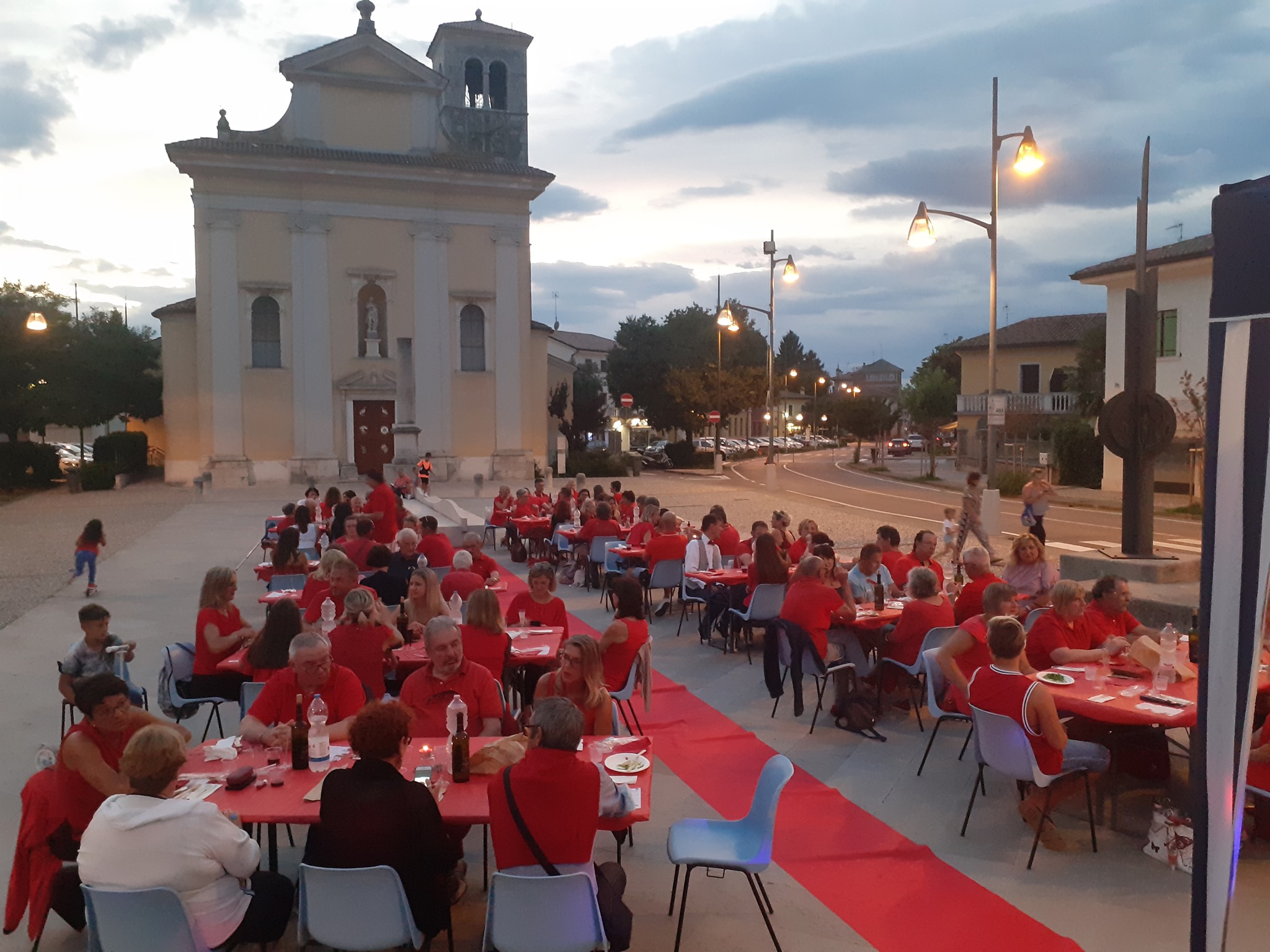 Immagine per Ritorna a Turriaco la Cena in Rosso contro la violenza sulle donne
